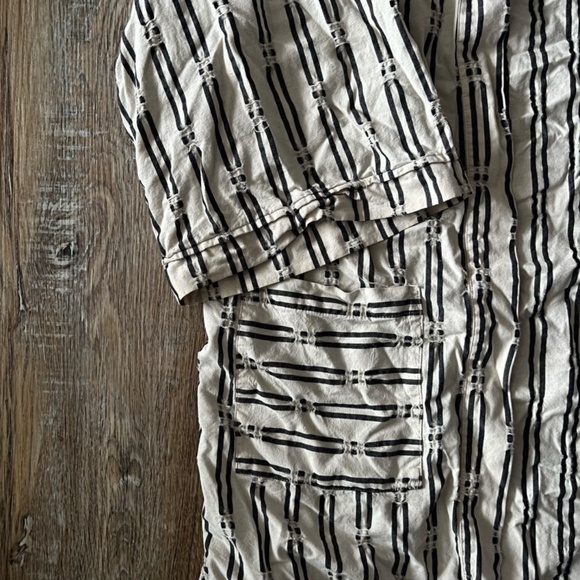 Universal Thread Kimono - Picture 4 of 5